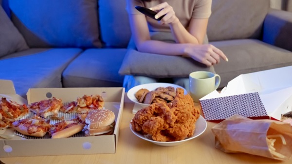 nourriture-grasse-lourde-maux-ventre